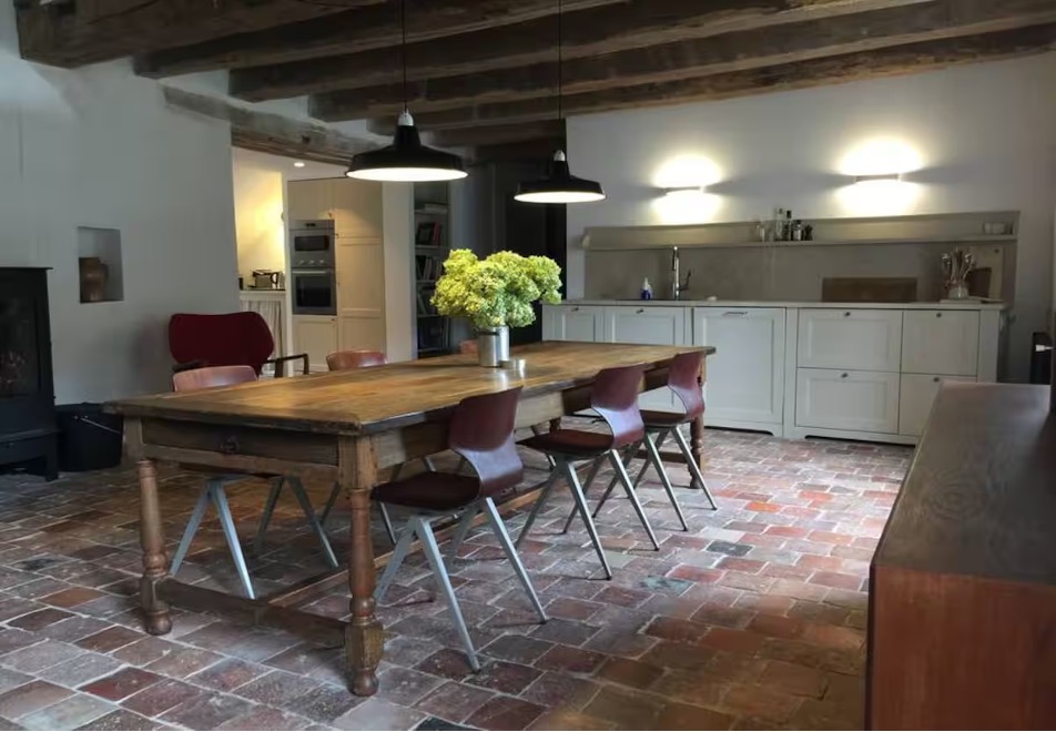 Burgundy Wine Lover's Delight – Saskia Charity Travel